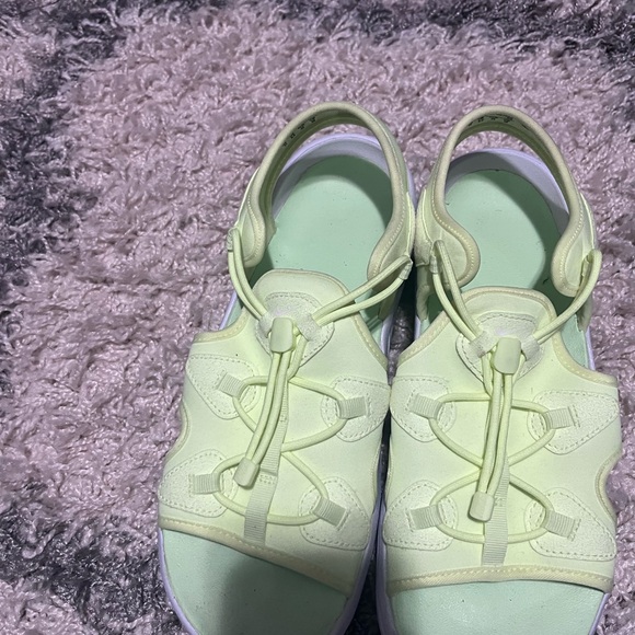 Nike Airmax KoKo sandals - Picture 3 of 3